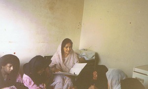 Unterricht für afghanische Flüchtlinge in Pakistan.