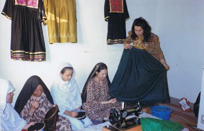 Afghanische Frauen beim Nähen